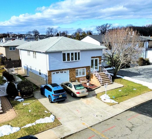 1033 PARK DR, Secaucus, NJ 07094
