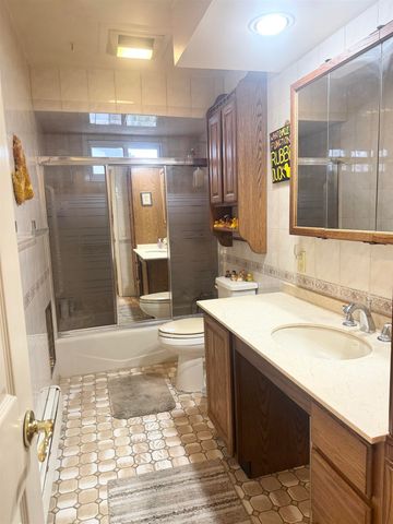 1033 PARK DR, Secaucus, NJ 07094