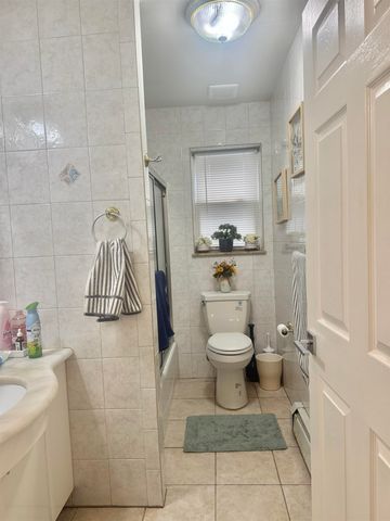 1033 PARK DR, Secaucus, NJ 07094