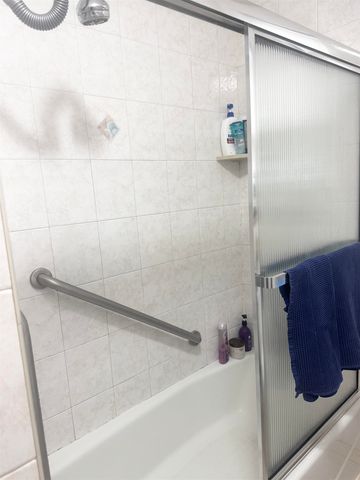 1033 PARK DR, Secaucus, NJ 07094