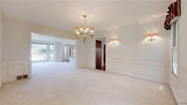 127 Covent Garden Ln, Amherst, NY 14221