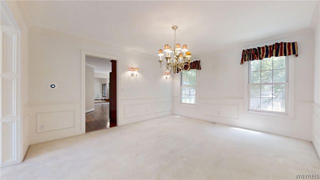 127 Covent Garden Ln, Amherst, NY 14221