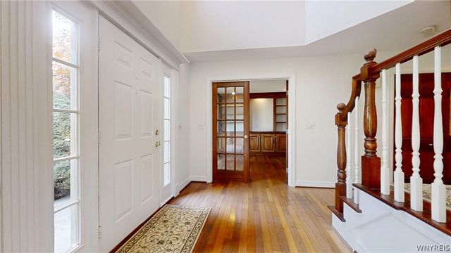 127 Covent Garden Ln, Amherst, NY 14221