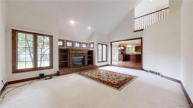 127 Covent Garden Ln, Amherst, NY 14221
