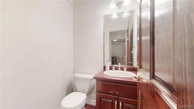 127 Covent Garden Ln, Amherst, NY 14221