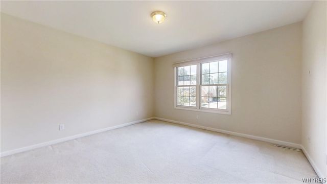 127 Covent Garden Ln, Amherst, NY 14221