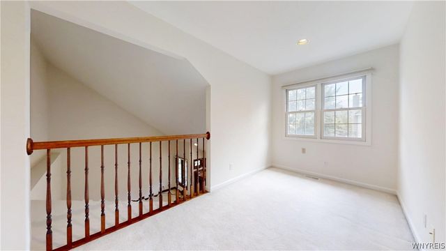 127 Covent Garden Ln, Amherst, NY 14221