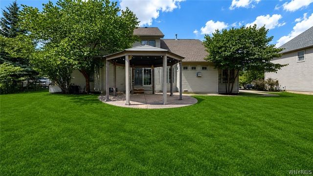127 Covent Garden Ln, Amherst, NY 14221