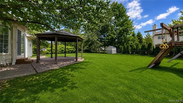 127 Covent Garden Ln, Amherst, NY 14221