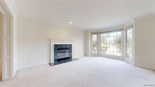127 Covent Garden Ln, Amherst, NY 14221