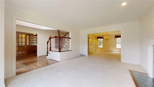 127 Covent Garden Ln, Amherst, NY 14221