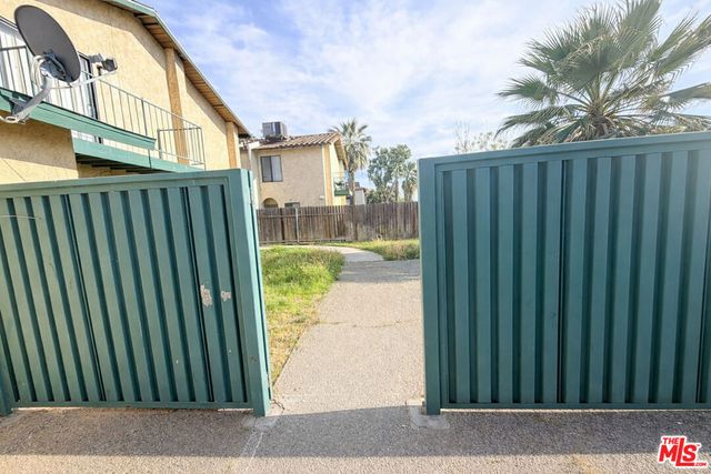 4317 Isla Verde Street, Bakersfield, CA 93301