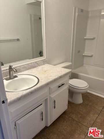 4317 Isla Verde Street, Bakersfield, CA 93301