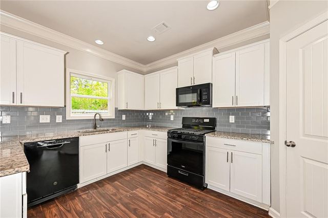 1113 Stonecreek Bend, Monroe, GA 30655