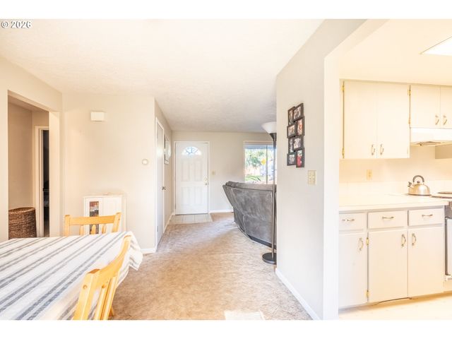 10480 Sw MEADOW St, Tigard, OR 97223