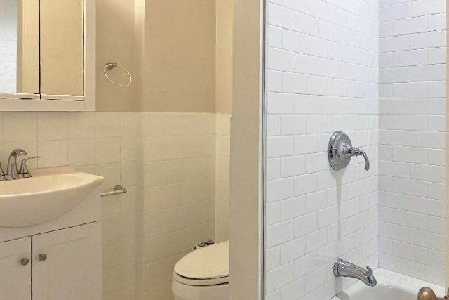 162 Broadway St 3, Somerville, MA 02145