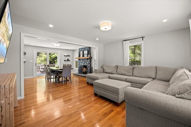 63 Brad Rd, Stoughton, MA 02072