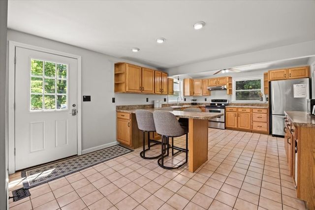 63 Brad Rd, Stoughton, MA 02072