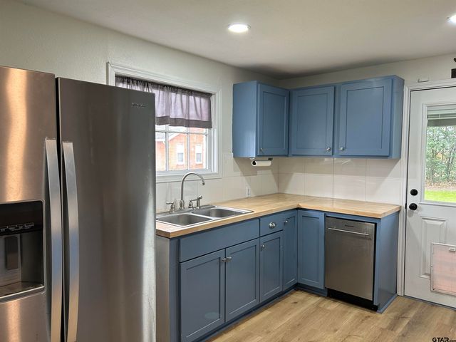 204 W NORTH, Lindale, TX 75771