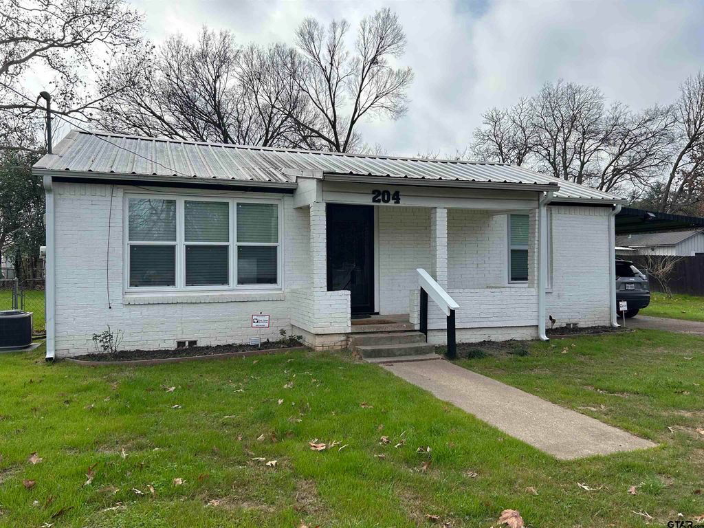 204 W NORTH, Lindale, TX 75771