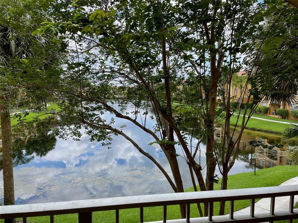 150 NW 96th Ave 9-207, Pembroke Pines, FL 33024