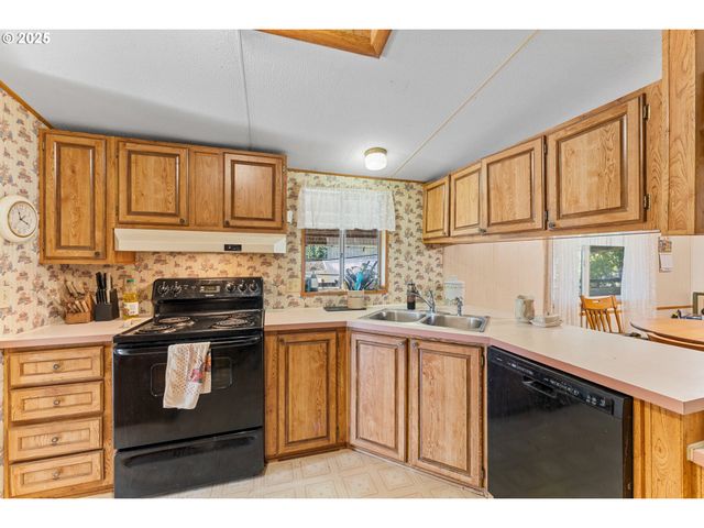 21807 S SCHRAM Rd, Beavercreek, OR 97004