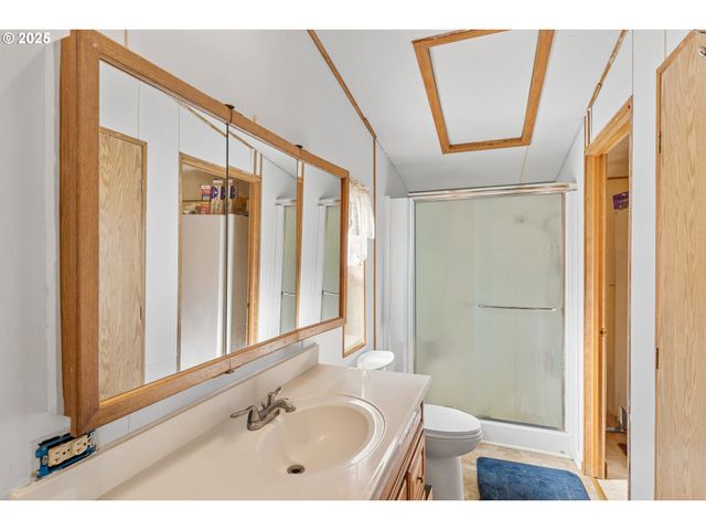 21807 S SCHRAM Rd, Beavercreek, OR 97004