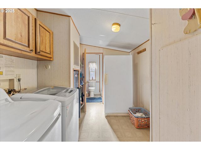 21807 S SCHRAM Rd, Beavercreek, OR 97004