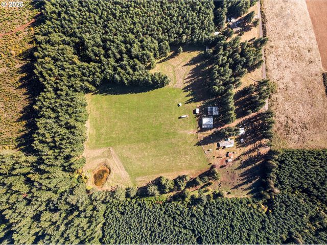 21807 S SCHRAM Rd, Beavercreek, OR 97004