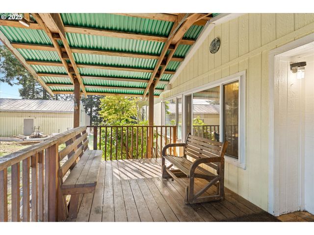 21807 S SCHRAM Rd, Beavercreek, OR 97004