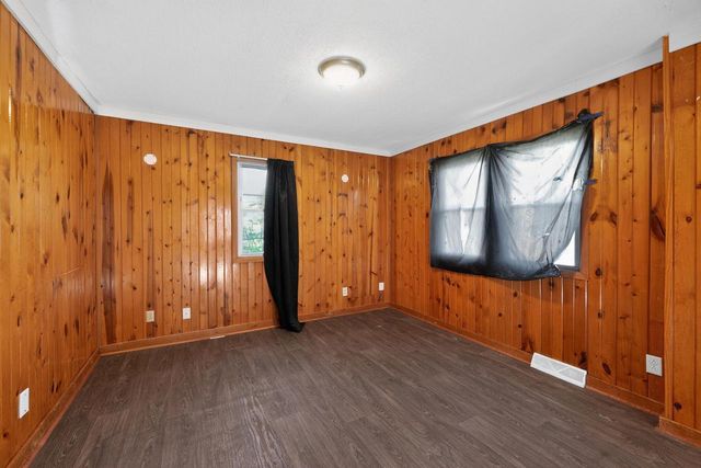 5622 Mill ROAD, Milwaukee, WI 53218