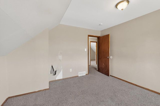 5622 Mill ROAD, Milwaukee, WI 53218