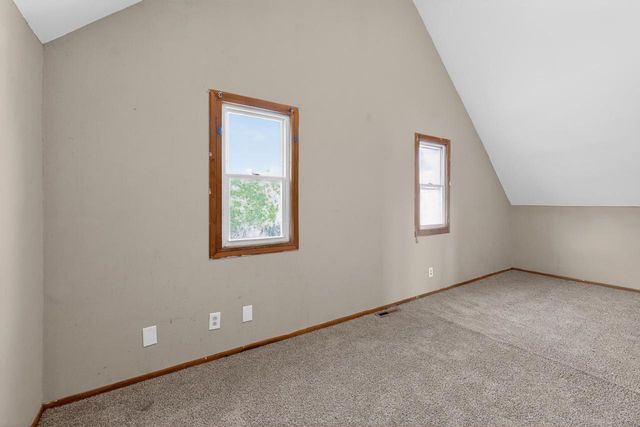 5622 Mill ROAD, Milwaukee, WI 53218