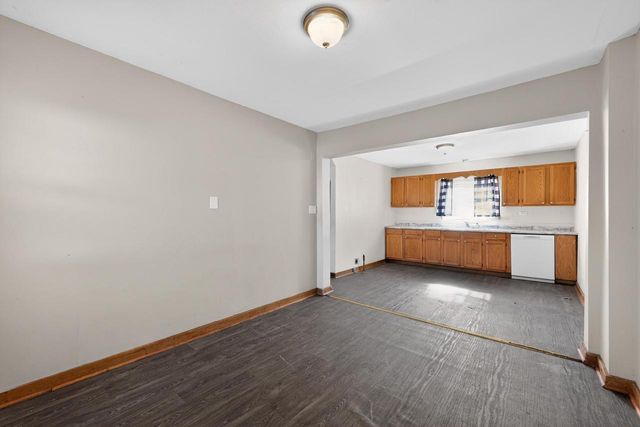 5622 Mill ROAD, Milwaukee, WI 53218