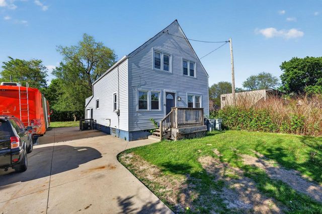 5622 Mill ROAD, Milwaukee, WI 53218
