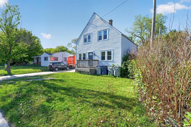 5622 Mill ROAD, Milwaukee, WI 53218