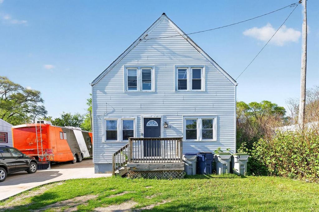 5622 Mill ROAD, Milwaukee, WI 53218