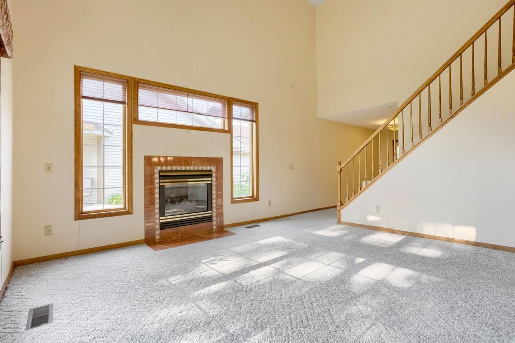 1896 Beebe Road, Maplewood, MN 55109 — photo 2
