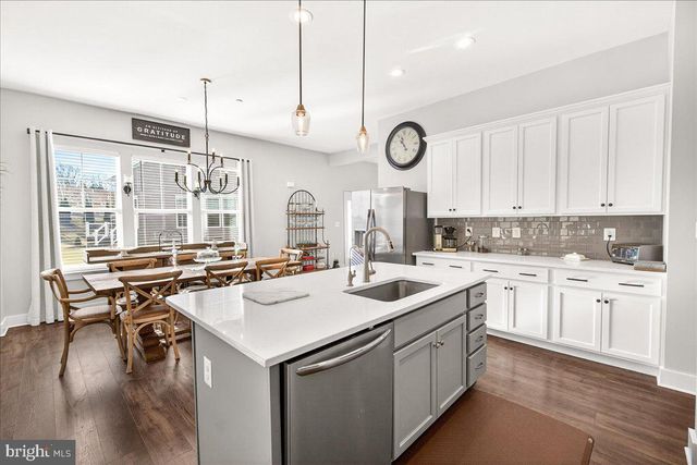 2896 TOWN VIEW CIR, New Windsor, MD 21776