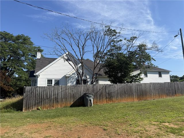 105 S 5th Street, Easley, SC 29640