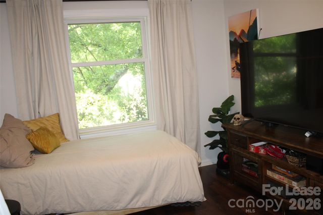 430 Queens Road, Charlotte, NC 28207