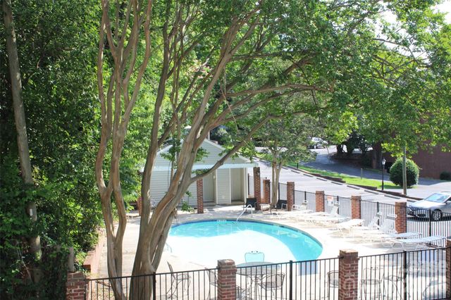 430 Queens Road, Charlotte, NC 28207