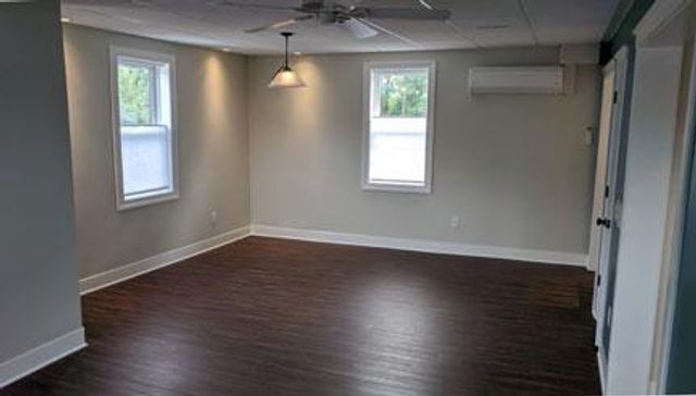 166-B S DUPONT HWY, New Castle, DE 19720