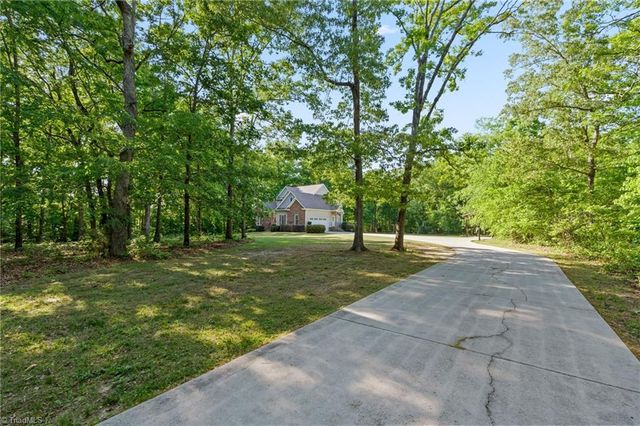 3321 Lower Lake Road, Thomasville, NC 27360