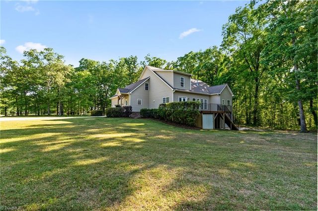 3321 Lower Lake Road, Thomasville, NC 27360