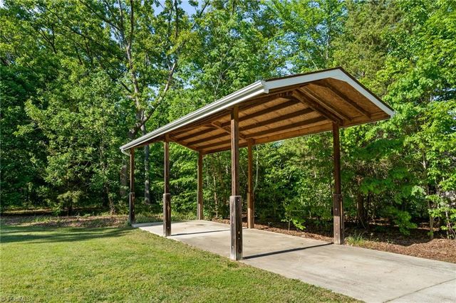 3321 Lower Lake Road, Thomasville, NC 27360