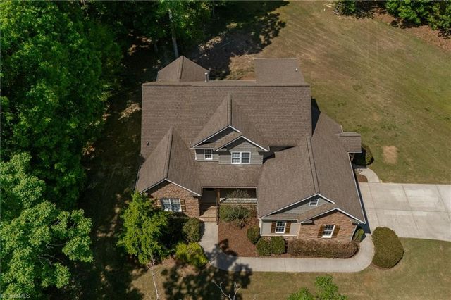 3321 Lower Lake Road, Thomasville, NC 27360
