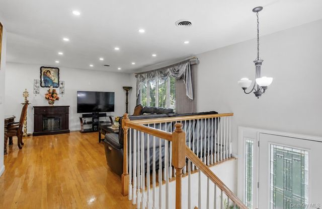 1 Saddle Lane, New City, NY 10956