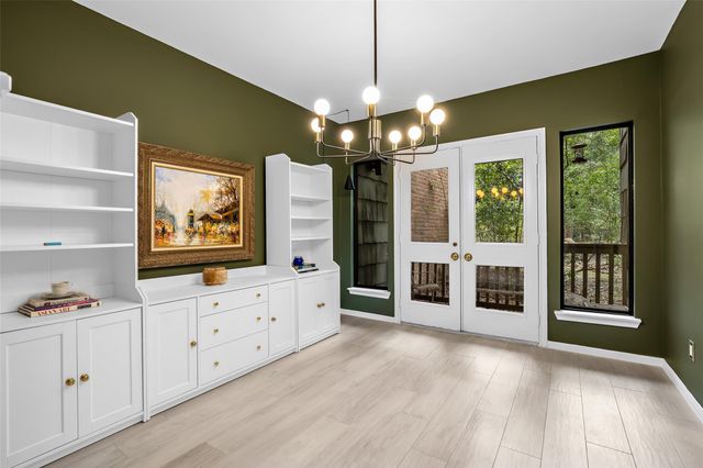 208 Sugarberry Circle, Houston, TX 77024