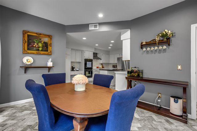 208 Sugarberry Circle, Houston, TX 77024